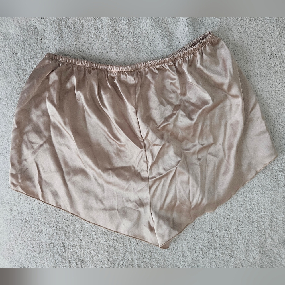 SHEIN White Fleece & Nude Satin Sleep Shorts | SZ L - Picture 4 of 9